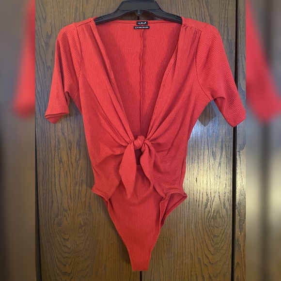 Plunging Rusty Red Bodysuit - Picture 2 of 2
